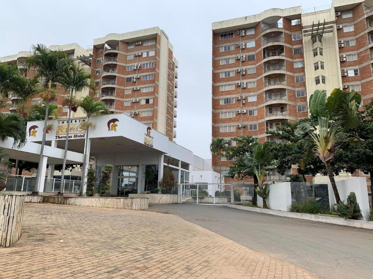 Apartamento Imperio Romano - 2 Quartos, 24Hs Piscina Caldas Novas Bagian luar foto
